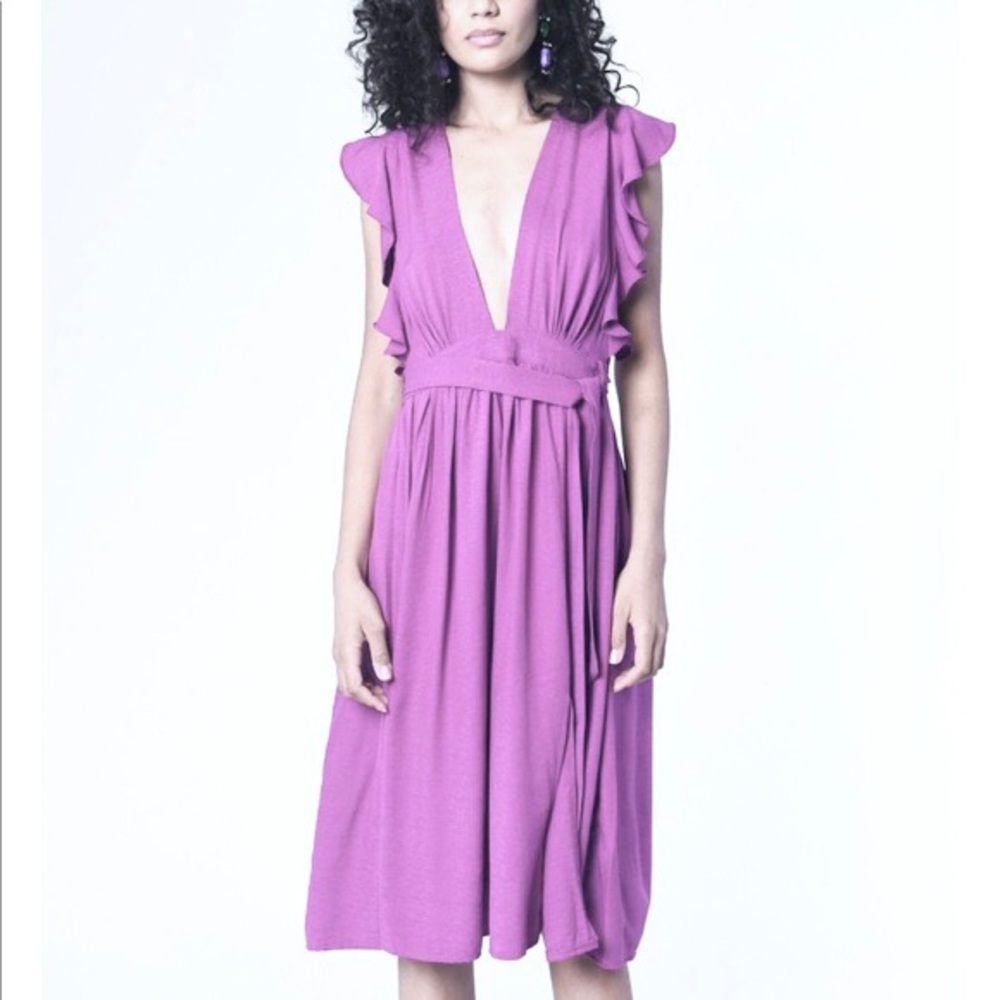 Glamorous Lavender Plunge Neckline Ruffle Trim Cap Sleeve Dress